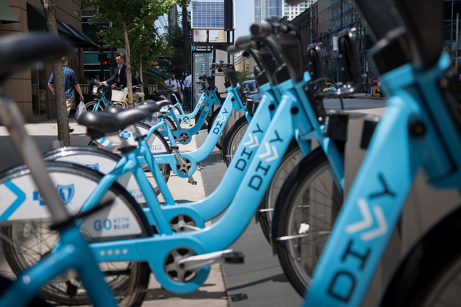 *Divvy is a bicycle sharing system in the City of Chicago and two adjacent suburbs (image: [Wikipedia](https://en.wikipedia.org/wiki/Divvy))*